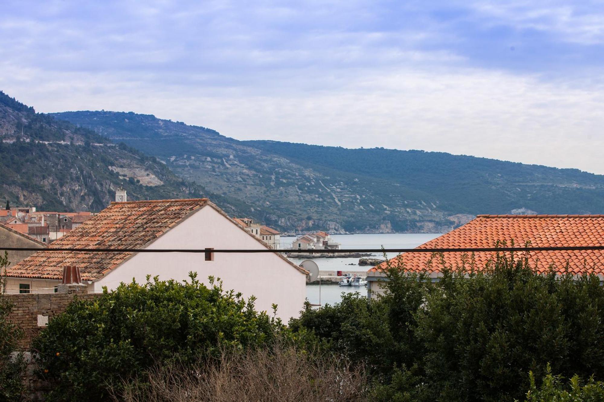 Apartments Dubra Komiža Pokoj fotografie