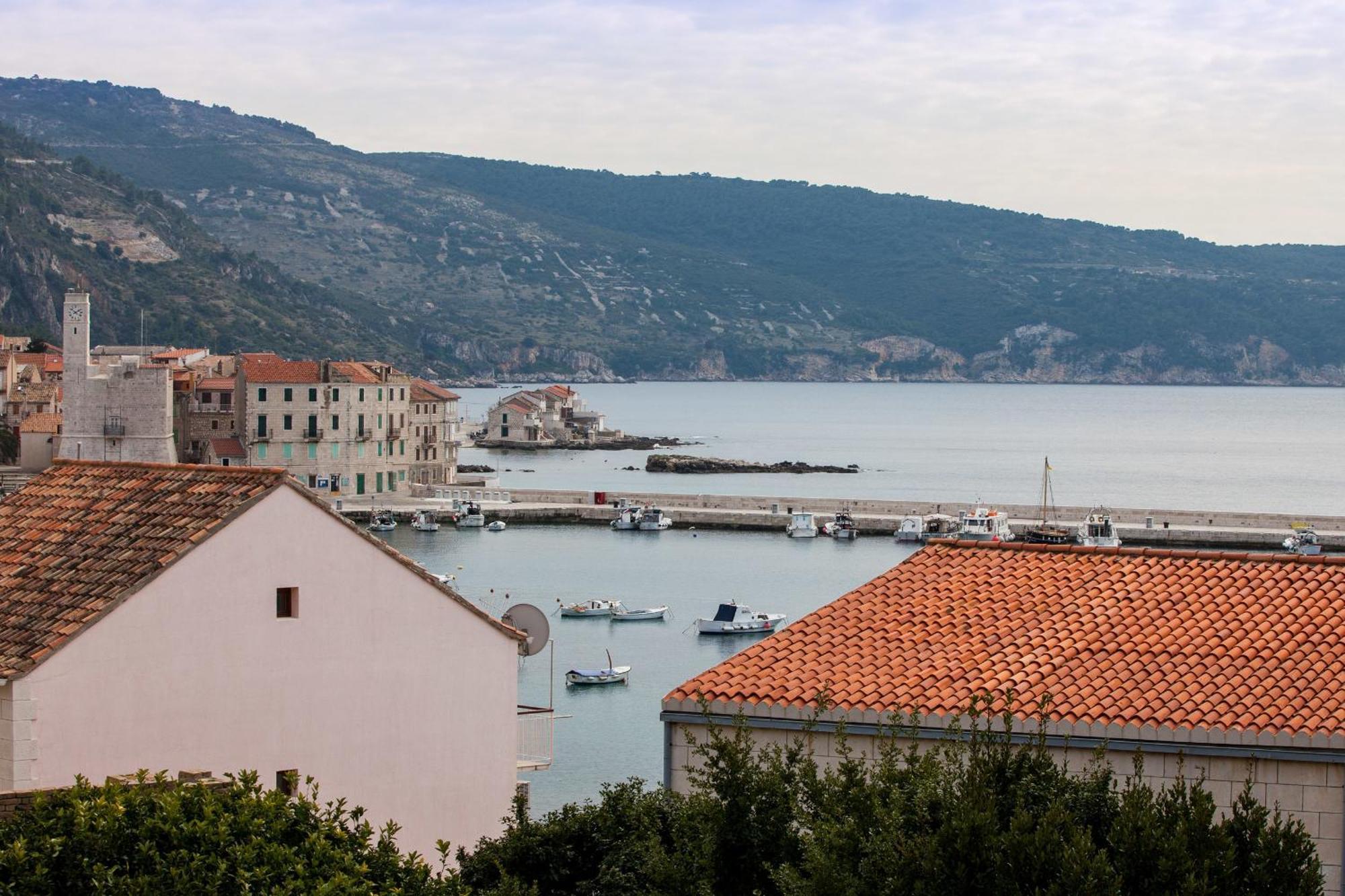 Apartments Dubra Komiža Pokoj fotografie